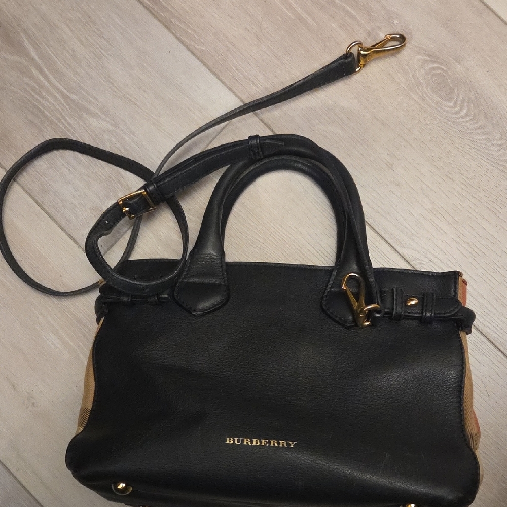 Burberry Banner Tote Handbag in Leather - Picture 10 of 16